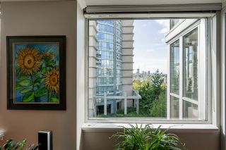 Photo 17: 601 1288 MARINASIDE Crescent in Vancouver: Yaletown Condo for sale in "Crestmark 1" (Vancouver West)  : MLS®# R2816462