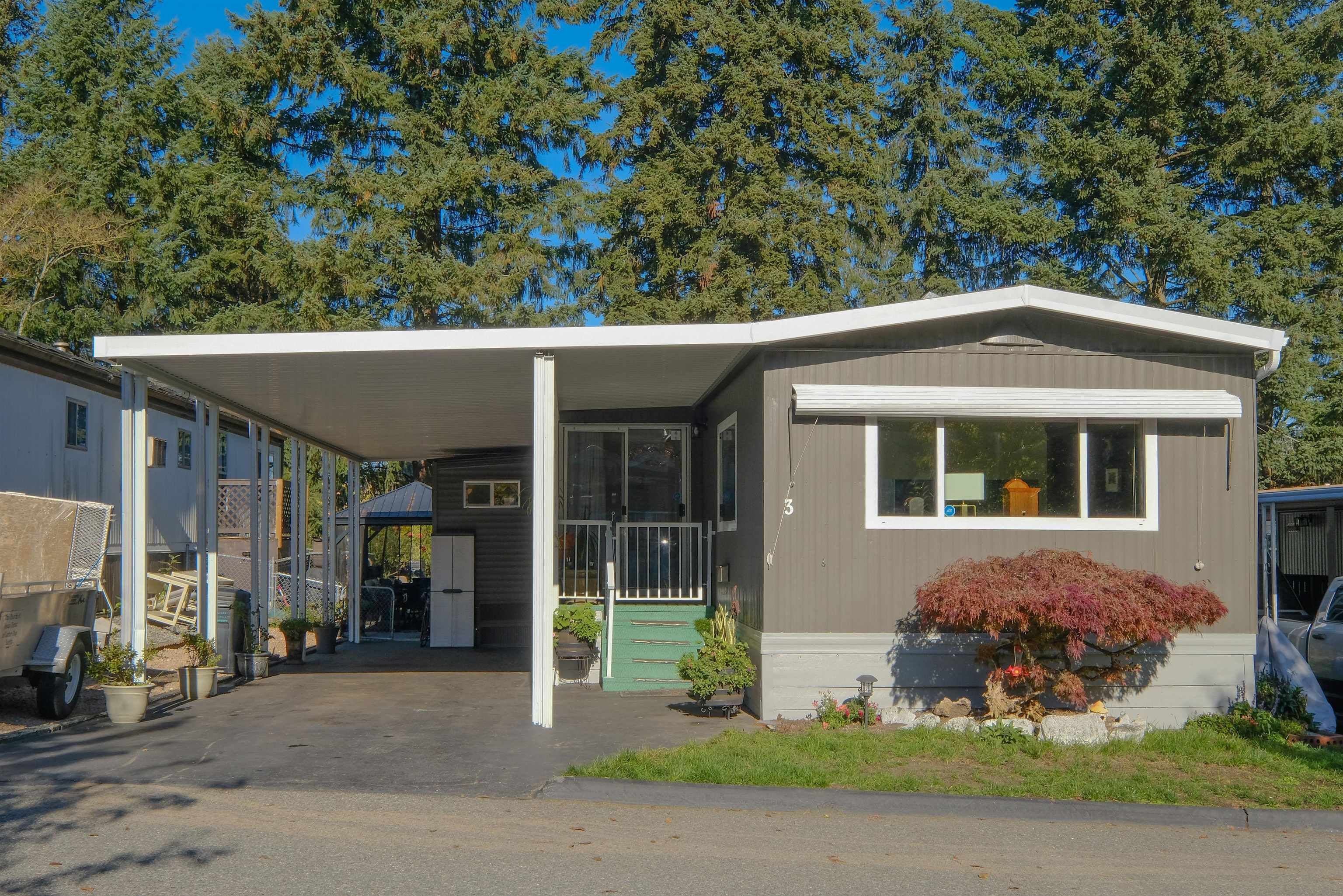 Main Photo: 3 13650 80 Avenue in Surrey: Bear Creek Green Timbers Manufactured Home for sale : MLS®# R2828973