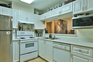 Photo 12: 2416 E 8TH Avenue in Vancouver: Renfrew VE Townhouse for sale in "8th Avenue Garden Apartments" (Vancouver East)  : MLS®# R2447479