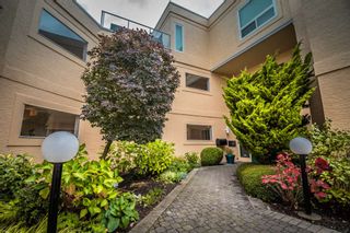 Photo 3: 102 1255 BEST Street: White Rock Condo for sale in "THE AMBASSADOR" (South Surrey White Rock)  : MLS®# R2506778