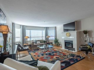 Photo 2: 305 9711 Fifth St in Sidney: Si Sidney South-East Condo for sale : MLS®# 896307