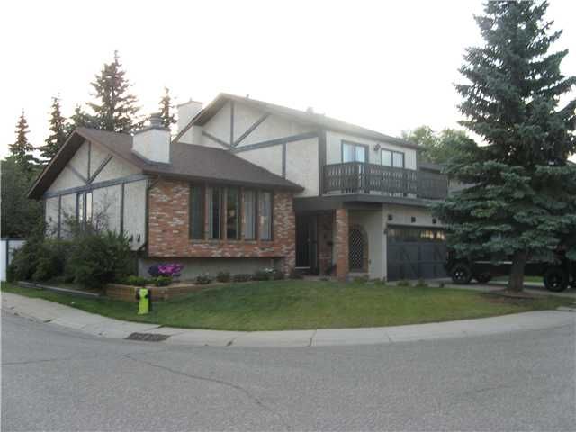 Main Photo: 319 RANCHRIDGE Bay NW in CALGARY: Ranchlands Residential Detached Single Family for sale (Calgary)  : MLS®# C3579616
