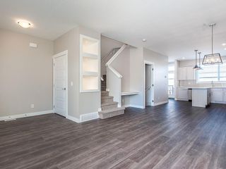 Photo 7: 162 SKYVIEW Circle NE in Calgary: Skyview Ranch Row/Townhouse for sale : MLS®# C4275996