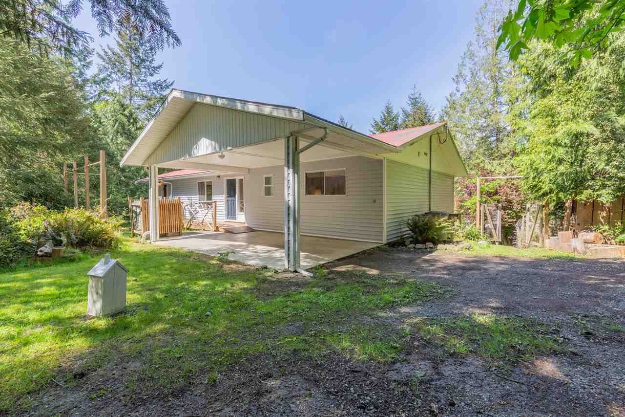 Main Photo: 594 FERNHILL ROAD in : Mayne Island House for sale : MLS®# R2444537
