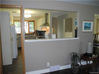 Photo 3: 133 Marshall Crescent in Winnipeg: West Fort Garry Residential for sale (1Jw)  : MLS®# 1621433