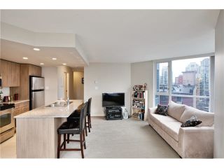 Photo 4: 808 1212 HOWE Street in Vancouver: Downtown VW Condo for sale in "1212 HOWE" (Vancouver West)  : MLS®# V1103940