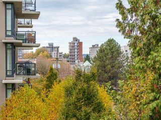 Photo 1: 301 1412 W 14TH Avenue in Vancouver: Fairview VW Condo for sale in "Landmark Sunset" (Vancouver West)  : MLS®# R2219380