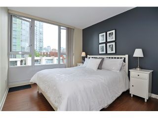 Photo 6: 605 1067 MARINASIDE Crescent in Vancouver: Yaletown Condo for sale in "QUAYWEST II" (Vancouver West)  : MLS®# V955642