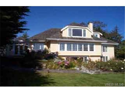 Main Photo: 3005 Beach Dr in VICTORIA: OB Uplands House for sale (Oak Bay)  : MLS®# 246385