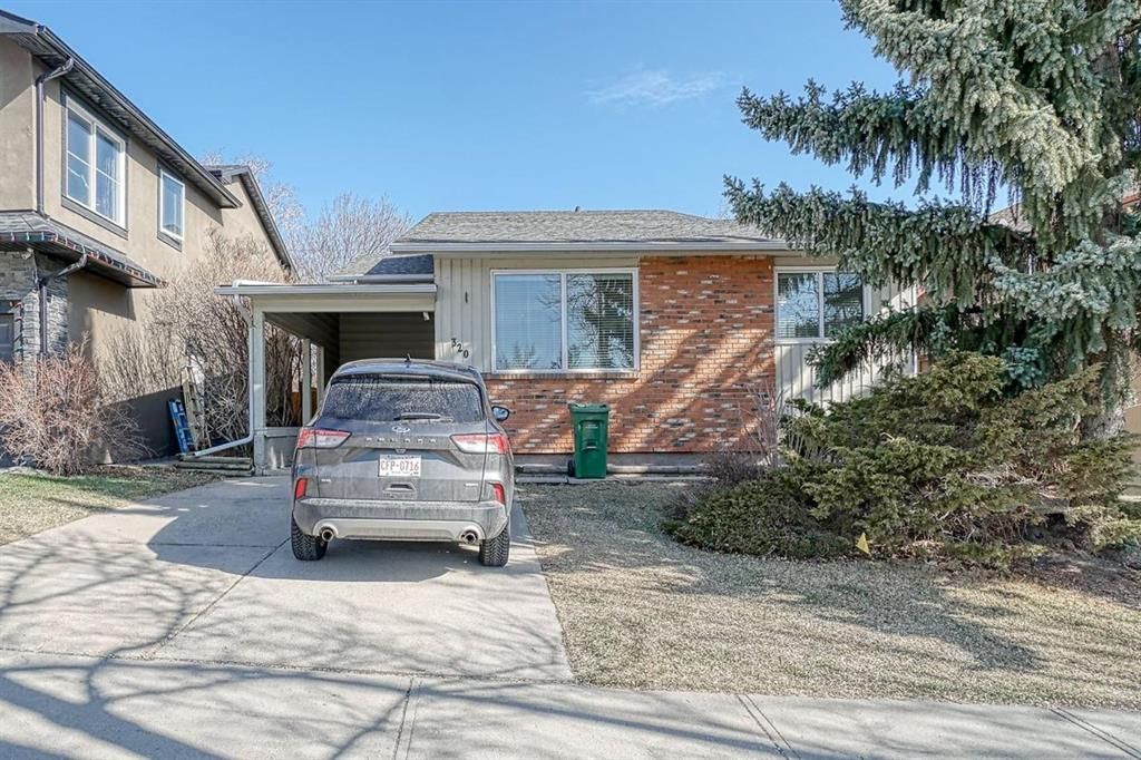 Main Photo: 320 Bermuda Drive NW in Calgary: Beddington Heights Detached for sale : MLS®# A1211726