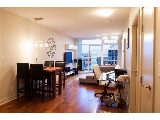 Main Photo: Sub Penthouse in Kitsilano at the Vine near Arbutus close to the beach and shopping