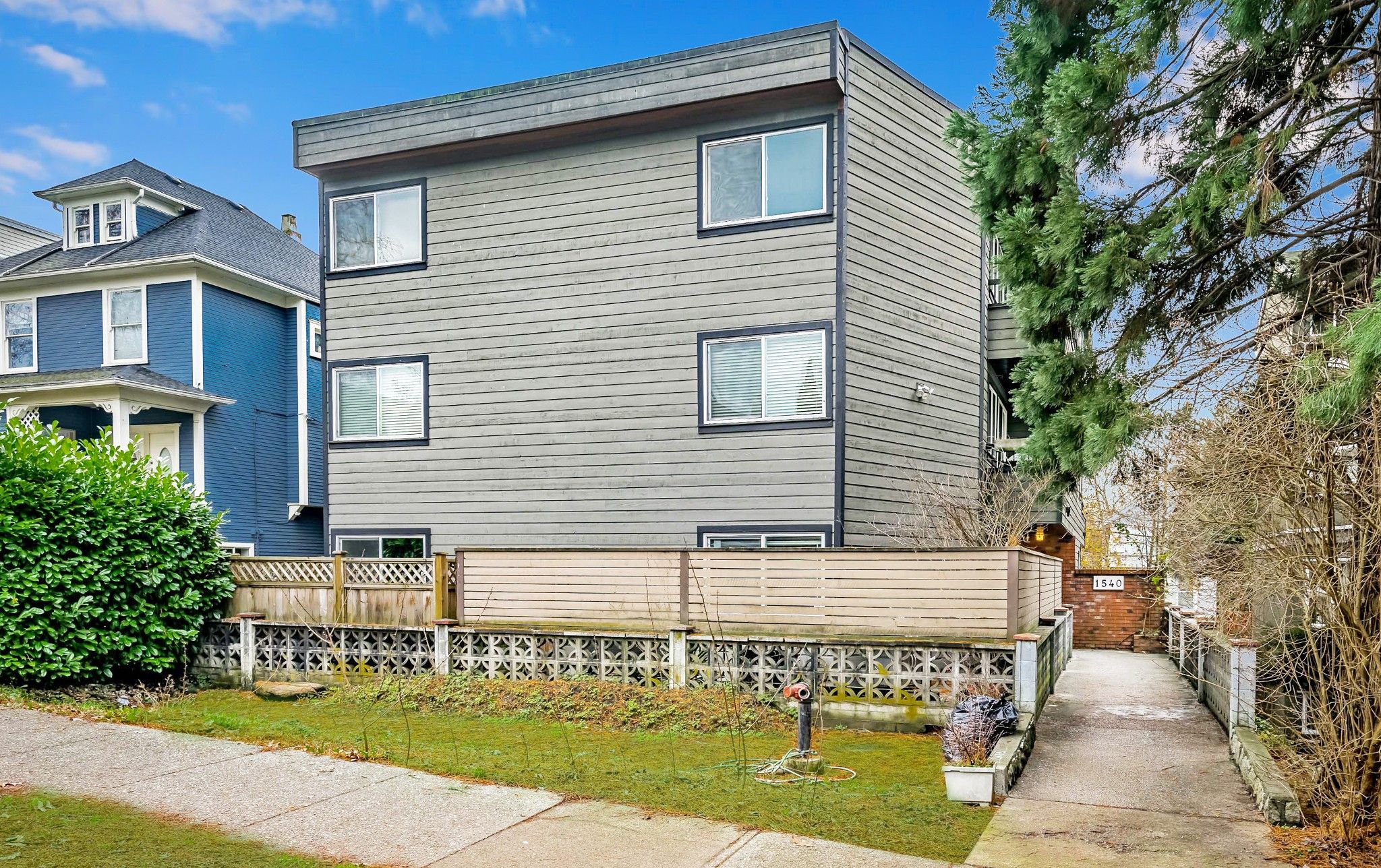 Main Photo: 103 1540 E 4TH Avenue in Vancouver: Grandview Woodland Condo for sale in "The Woodland" (Vancouver East)  : MLS®# R2424218