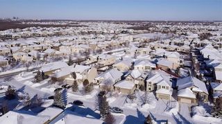 Photo 40: 108 Yorkwood Drive in Winnipeg: Royalwood Residential for sale (2J)  : MLS®# 202201896