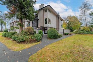 Photo 1: 14839 HOLLY PARK Lane in Surrey: Guildford Townhouse for sale in "Holly Park Lane" (North Surrey)  : MLS®# R2740739
