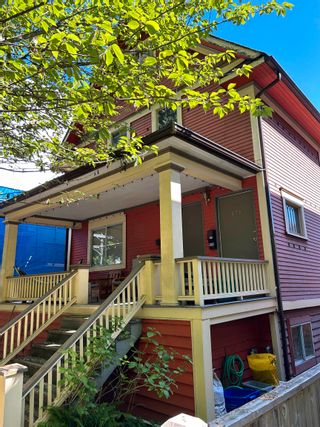 Main Photo: 476 E 10TH Avenue in Vancouver: Mount Pleasant VE House for sale (Vancouver East)  : MLS®# R2883135