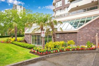 Photo 4: 1604 5790 PATTERSON Avenue in Burnaby: Metrotown Condo for sale in "THE REGENT" (Burnaby South)  : MLS®# R2707990