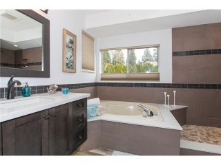 Photo 12: 6156 PARKSIDE Court in Surrey: Panorama Ridge House for sale in "BOUNDARY PARK" : MLS®# F1434271