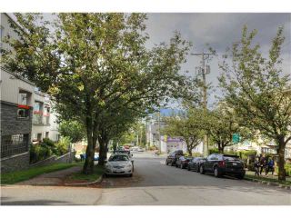 Photo 15: 11 704 W 7TH Avenue in Vancouver: Fairview VW Townhouse for sale in "HEATHER PARK" (Vancouver West)  : MLS®# V1063948