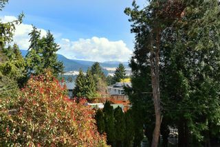 Photo 10: 6016 PARKVIEW Place in Sechelt: Sechelt District House for sale in "West Porpoise Bay" (Sunshine Coast)  : MLS®# R2769072