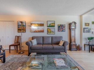 Photo 9: 806 1833 FRANCES Street in Vancouver: Hastings Condo for sale in "Panorama Gardens" (Vancouver East)  : MLS®# R2785043