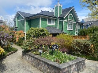 Photo 1: 9 43 E 20TH Avenue in Vancouver: Main Townhouse for sale in "THE HILLCREST" (Vancouver East)  : MLS®# R2683185