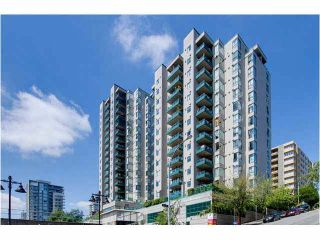 Photo 1: 404 420 CARNARVON Street in New Westminster: Downtown NW Condo for sale in "Carnarvon Place" : MLS®# V1081366