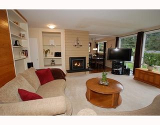 Photo 2: 1315 Arborlynn Drive in North Vancouver: Westlynn House for sale : MLS®# V810109