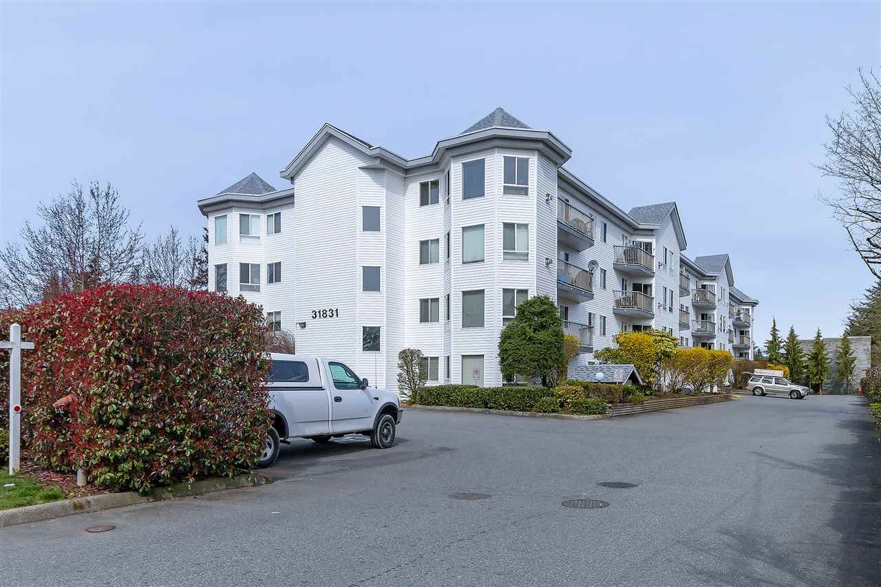 Main Photo: 206 31831 PEARDONVILLE Road in Abbotsford: Abbotsford West Condo for sale in "WEST POINT VILLA" : MLS®# R2270264