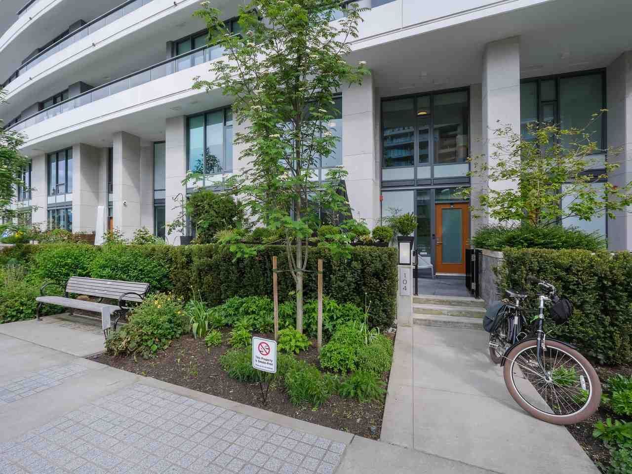 Main Photo: 104 1678 PULLMAN PORTER Street in Vancouver: Mount Pleasant VE Townhouse for sale in "Navio North" (Vancouver East)  : MLS®# R2486522