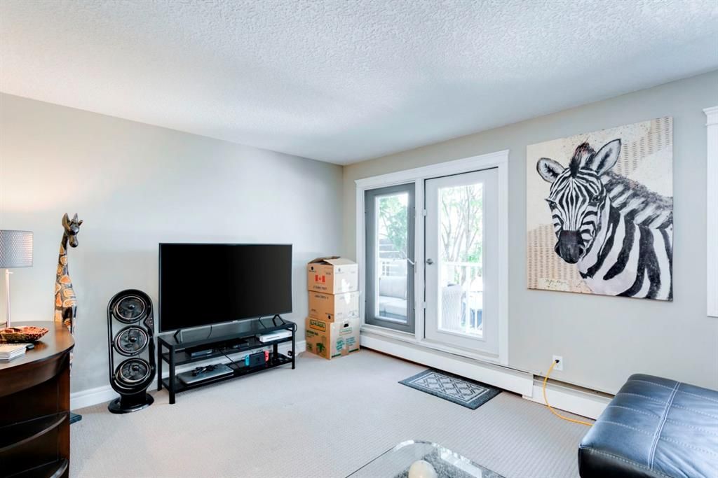Main Photo: 104 2010 35 Avenue SW in Calgary: Altadore Apartment for sale : MLS®# A2012913