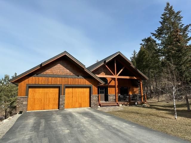FEATURED LISTING: 2585 SANDSTONE MANOR Invermere