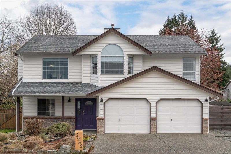 FEATURED LISTING: 5935 Cathedral Cres Nanaimo