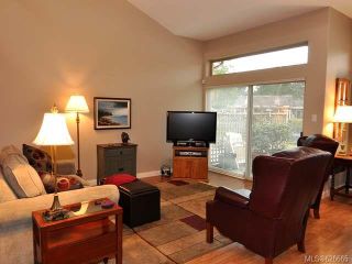 Photo 2: 911 Lakes Blvd in FRENCH CREEK: PQ French Creek Row/Townhouse for sale (Parksville/Qualicum)  : MLS®# 626665