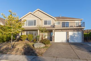 Photo 1: 3768 LETHBRIDGE Drive in Abbotsford: Abbotsford East House for sale : MLS®# R2736729