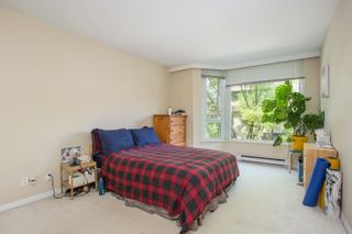 Photo 13: 302 500 W 10TH Avenue in Vancouver: Fairview VW Condo for sale in "Cambridge Court" (Vancouver West)  : MLS®# R2781432