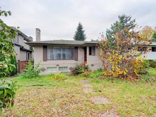 Photo 1: 915 E 14TH Street in North Vancouver: Boulevard House for sale : MLS®# R2131992