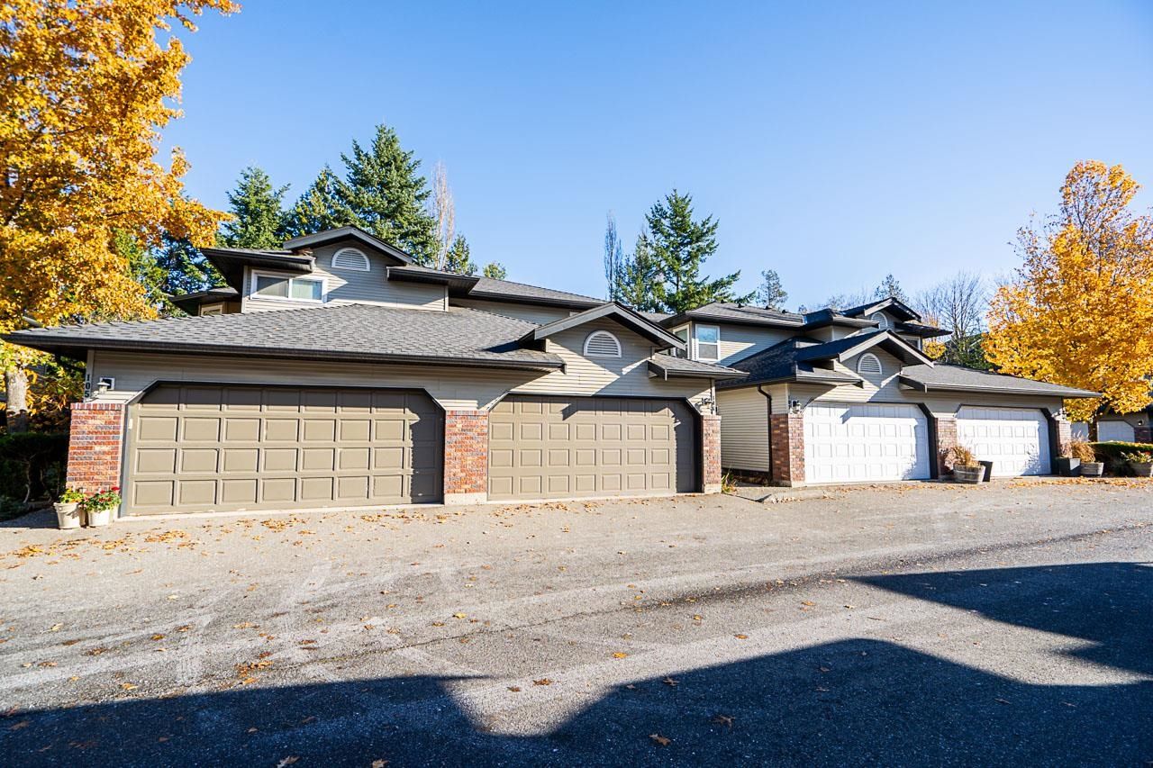 Main Photo: 106 36060 OLD YALE Road in Abbotsford: Abbotsford East Townhouse for sale in "Mountain View Village" : MLS®# R2833177