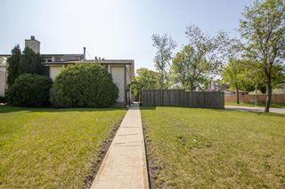 Photo 1: 137 Callum Crescent in Winnipeg: North Kildonan Residential for sale (3F)  : MLS®# 202314669