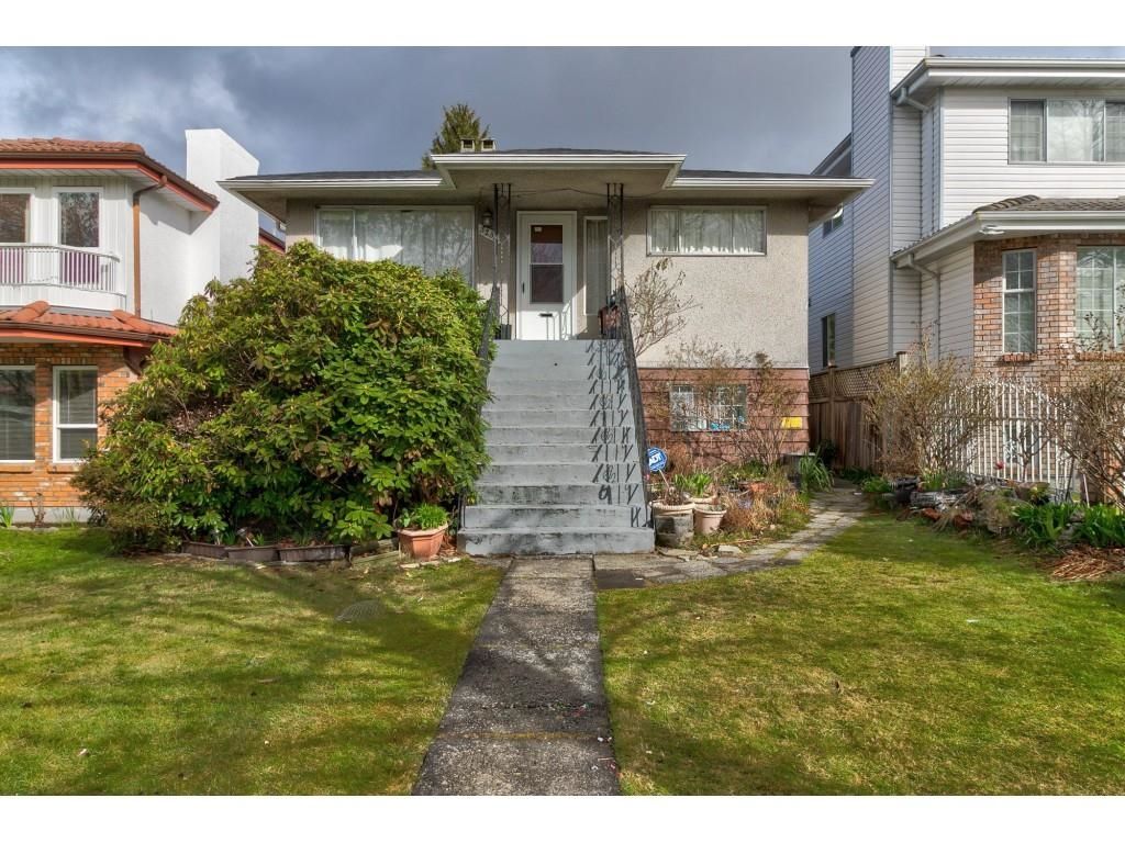 Main Photo: 3235 E 44TH Avenue in Vancouver: Killarney VE House for sale (Vancouver East)  : MLS®# R2666592