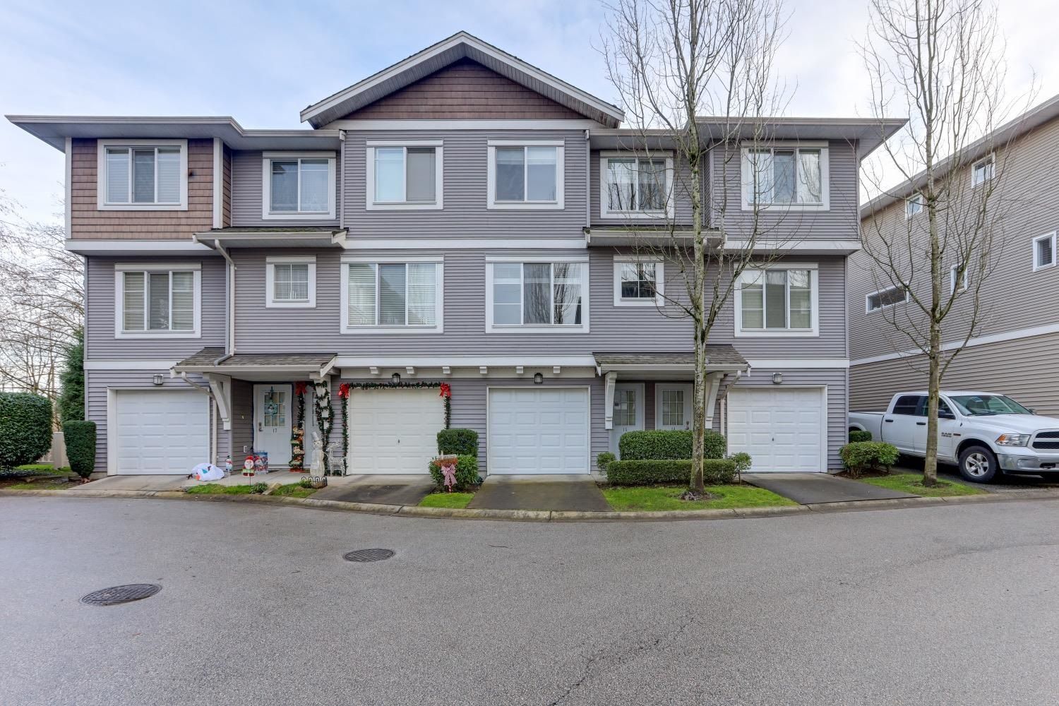 Main Photo: 15 15155 62A Avenue in Surrey: Sullivan Station Townhouse for sale in "Oaklands" : MLS®# R2732153