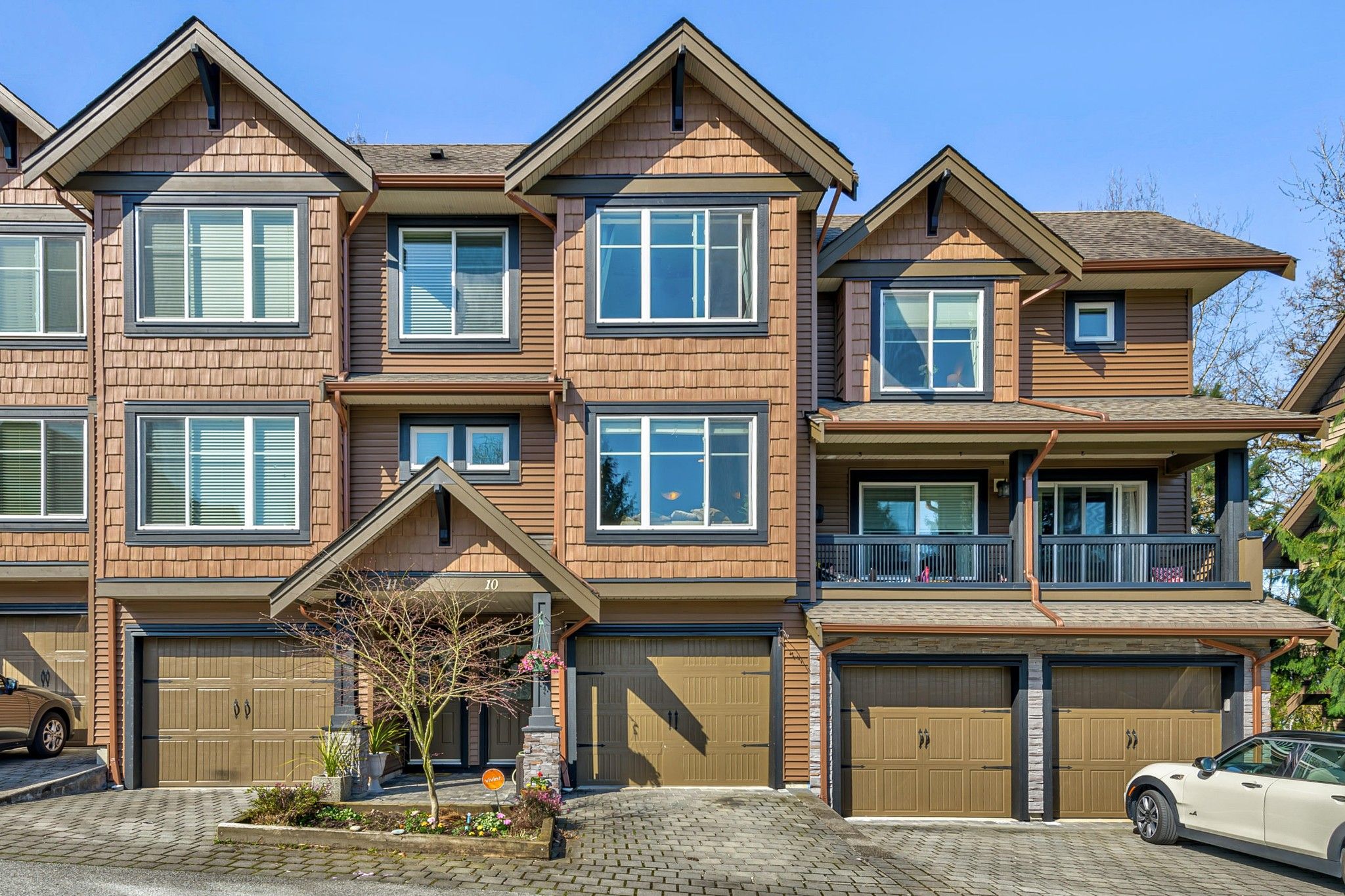Photo 2: Photos: 10 22206 124 Avenue in Maple Ridge: West Central Townhouse for sale : MLS®# R2562378