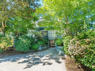 Photo 35: 108 1925 W 2ND Avenue in Vancouver: Kitsilano Condo for sale in "WINDGATE BEACHSIDE" (Vancouver West)  : MLS®# R2715831