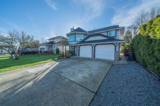 Photo 1: 12020 CHESTNUT Crescent in Pitt Meadows: Mid Meadows House for sale in "Somerset" : MLS®# R2530582