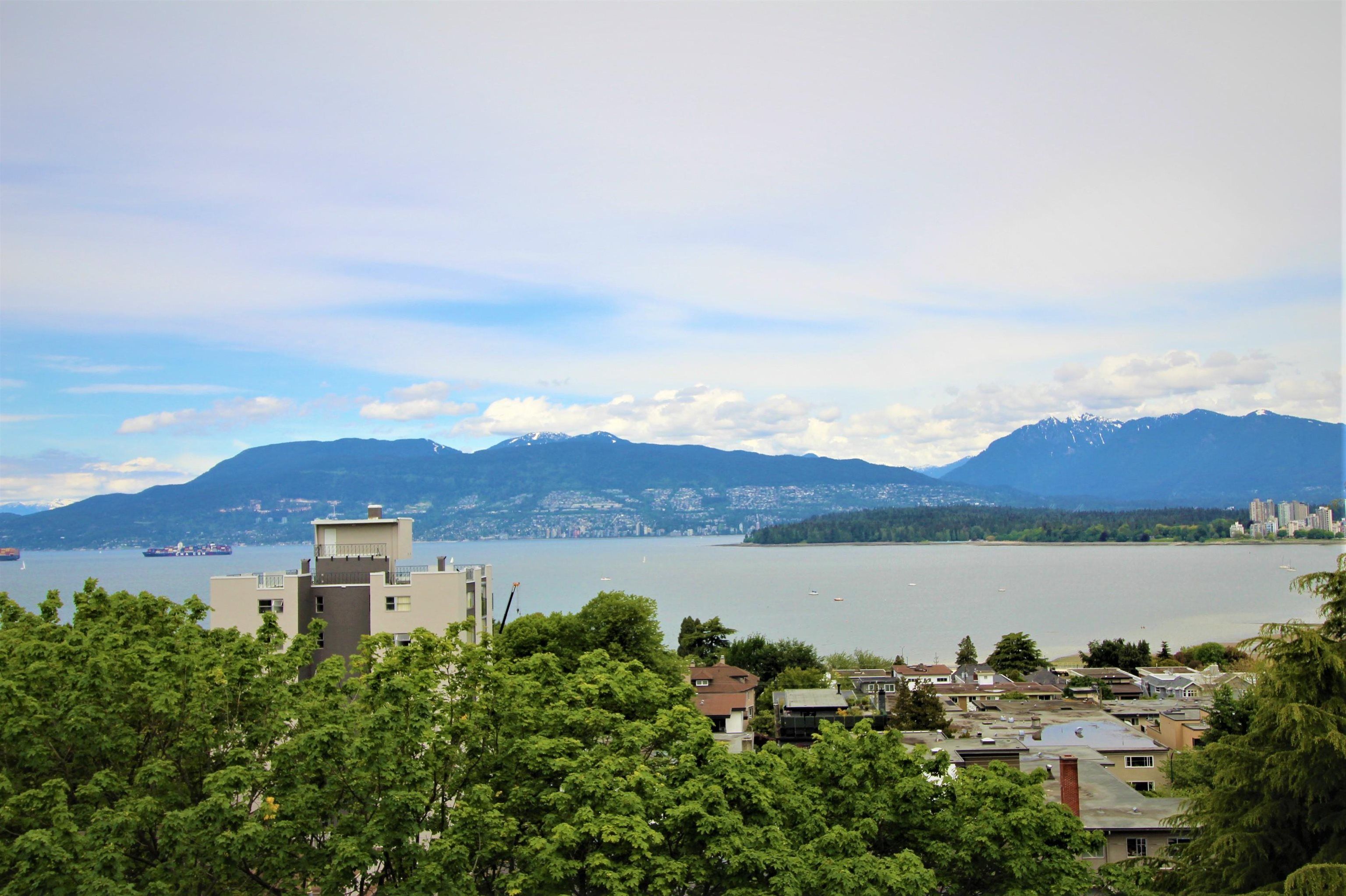 Main Photo: 806 2370 W 2ND AVENUE in Vancouver: Kitsilano Condo for sale (Vancouver West)  : MLS®# R2705183