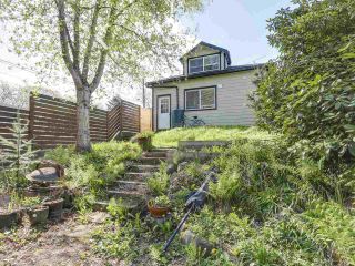 Photo 16: 28 E 19TH Avenue in Vancouver: Main House for sale in "MAIN" (Vancouver East)  : MLS®# R2161603