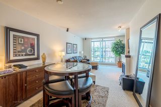 Photo 4: 1708 1 RENAISSANCE Square in NEW WEST: Quay Condo for sale in "THE Q" (New Westminster)  : MLS®# R2006106