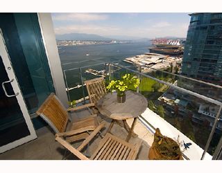 Photo 4: 2003 1233 W CORDOVA Street in Vancouver: Coal Harbour Condo for sale (Vancouver West)  : MLS®# V727596