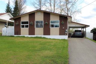 Photo 1: 9 NATION Avenue in Mackenzie: Mackenzie -Town House for sale (Mackenzie (Zone 69))  : MLS®# R2580567