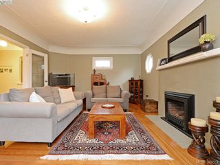 Photo 2: 700 Cowper St in VICTORIA: SW Gorge House for sale (Saanich West)  : MLS®# 782916