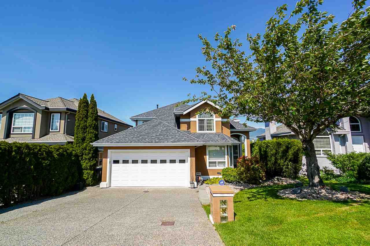 Main Photo: 2627 FORTRESS Drive in Port Coquitlam: Citadel PQ House for sale in "CITADEL HEIGHTS" : MLS®# R2370223